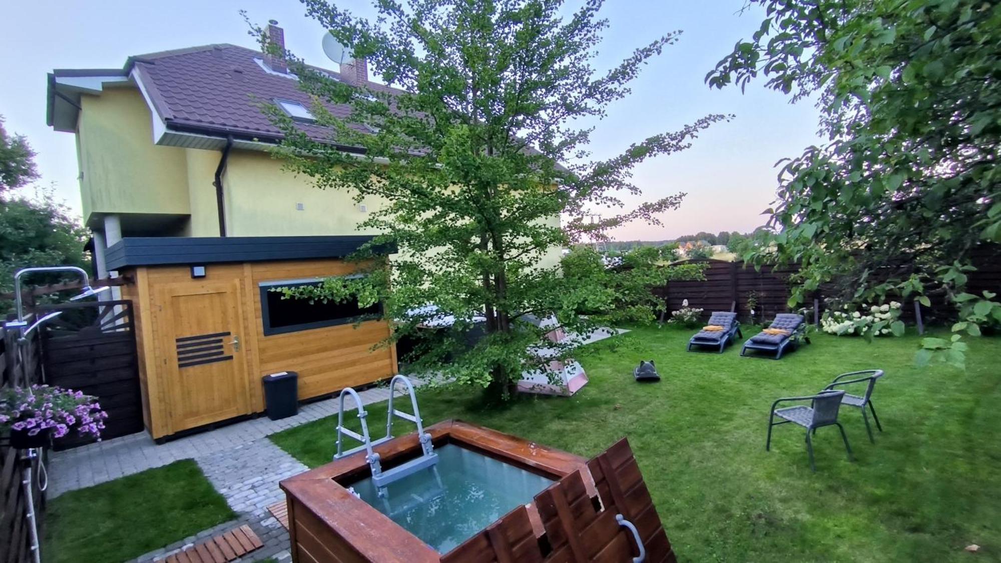 Pokoje Goscinne Jaskolcze Gniazdo Dziwnowek Exterior photo