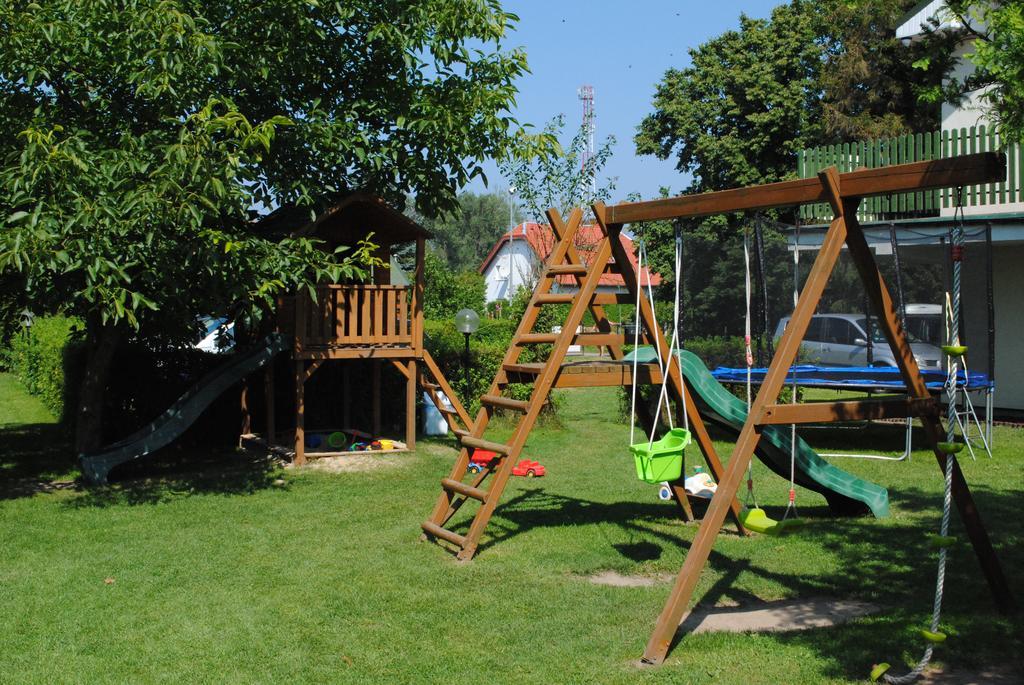 Pokoje Goscinne Jaskolcze Gniazdo Dziwnowek Exterior photo