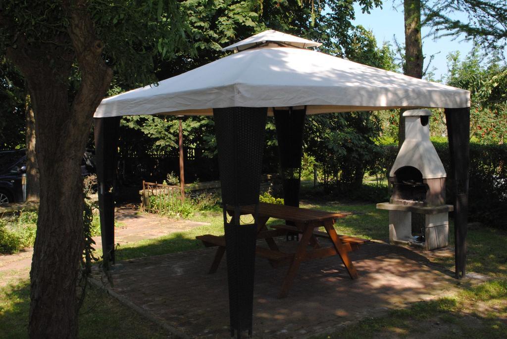Pokoje Goscinne Jaskolcze Gniazdo Dziwnowek Exterior photo