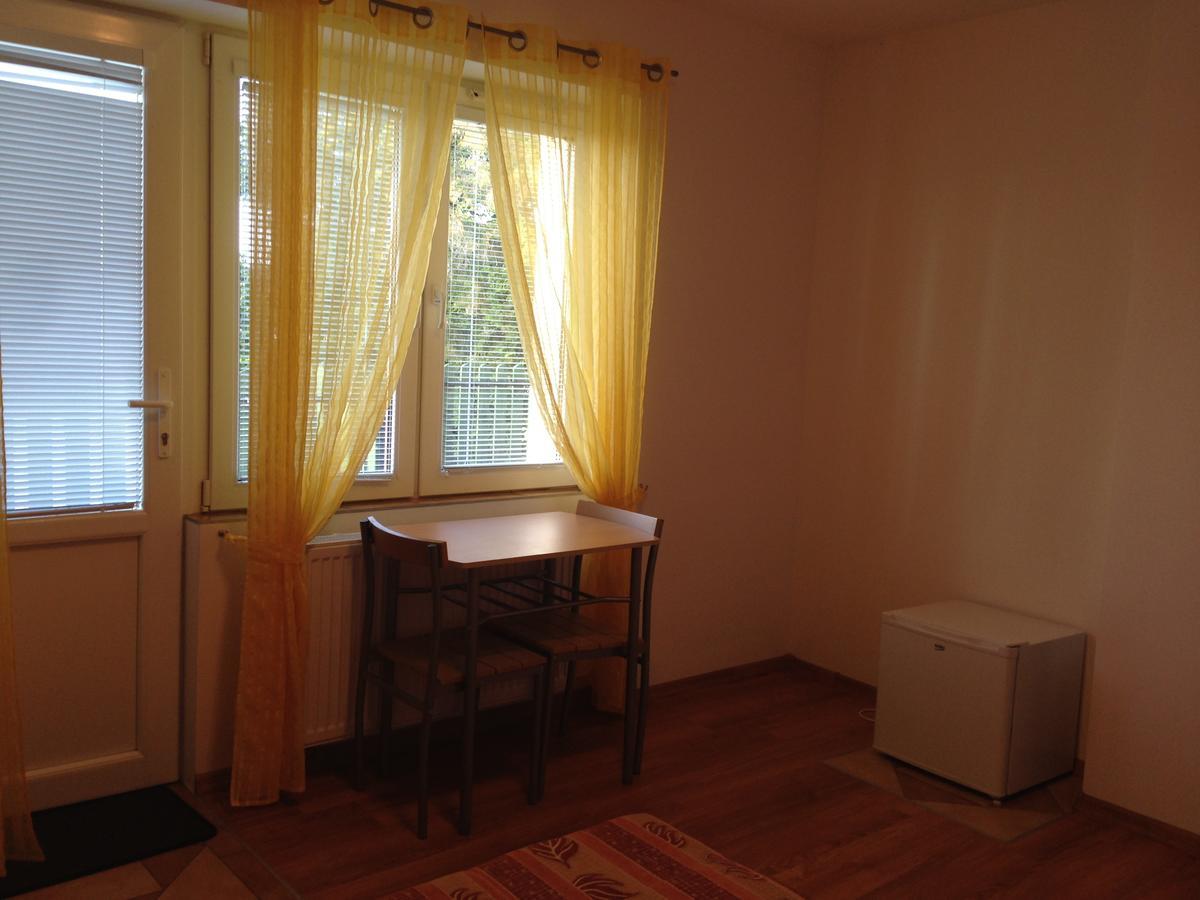 Pokoje Goscinne Jaskolcze Gniazdo Dziwnowek Exterior photo